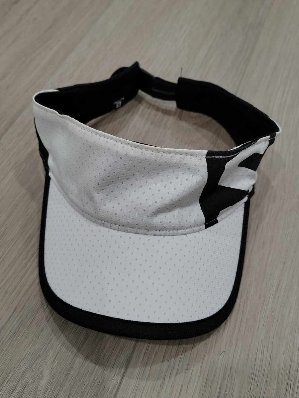 Salomon White and Black Running Sport Visor Adjustable